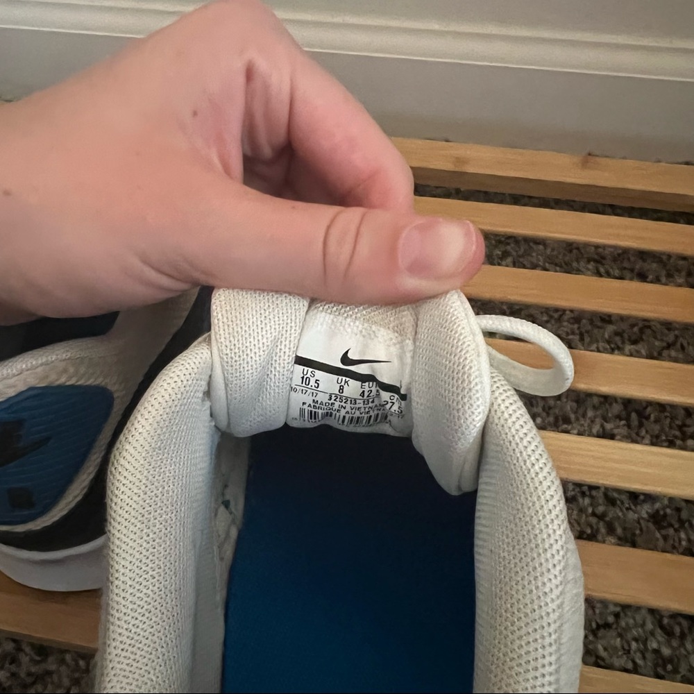 Nike Air Max 90s - Picture 5 of 5